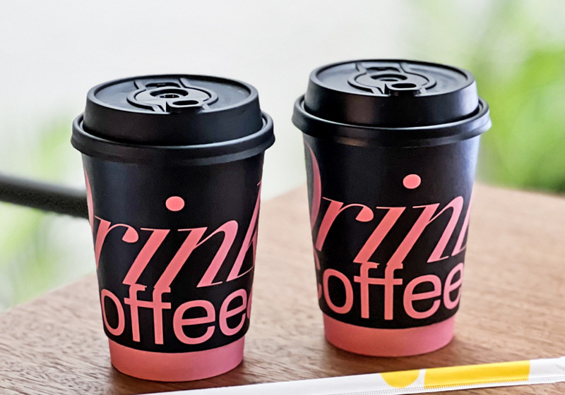 粉紅英文字設計外帶咖啡杯